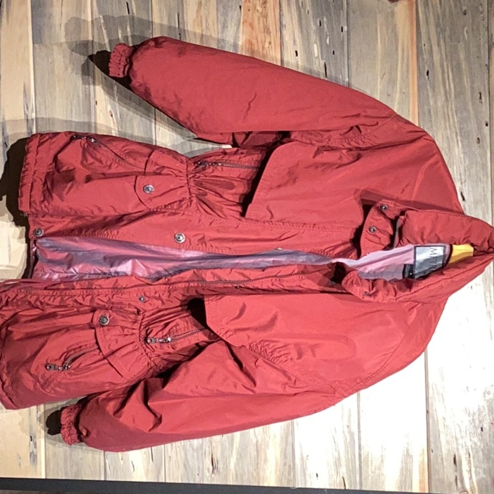 Red winter coat no rips or stains